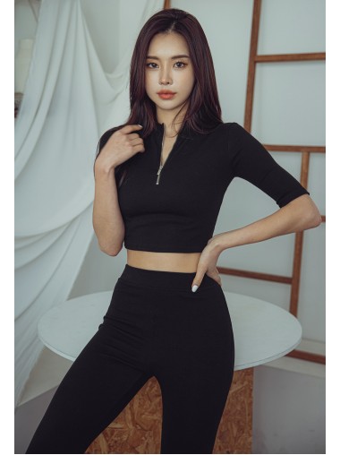 Friday's Vibes Awesome Slim Crop Top (2色)
